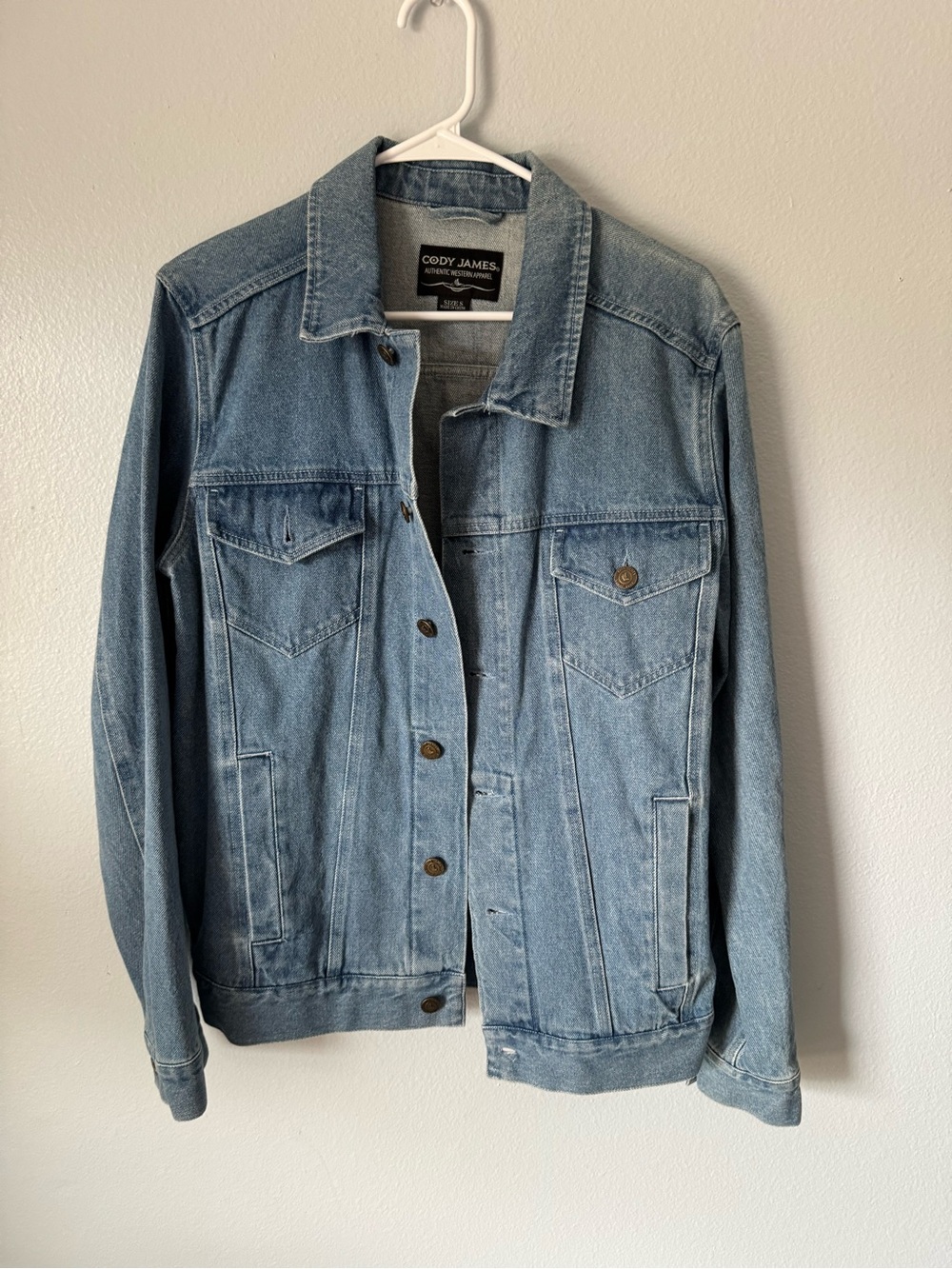 Cody James Men’s Small Light Wash Denim Trucker Jacket Western Button Front EUC